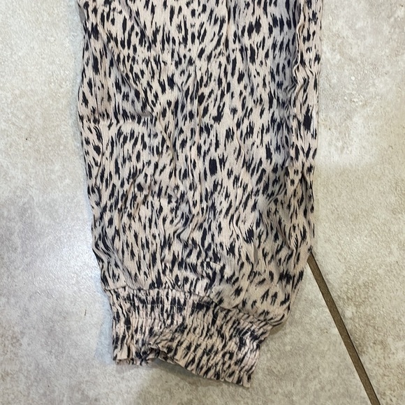 NWT! VICI Dress Forum Leopard Belted Lightweight Jogger Pants M - Picture 8 of 10